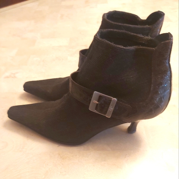Donald Pliner Ankle Boots - Picture 3 of 6